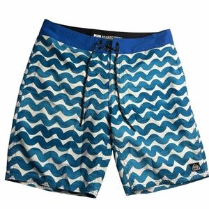 Reef men’s board shorts to trip on sz 32 blue patterned